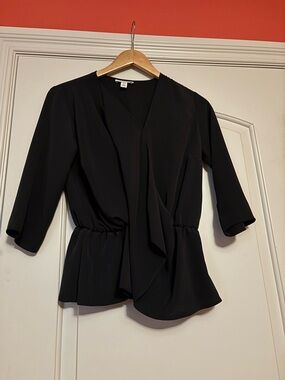 TOP SHOP Women’s Size 2 Black V-Neck Draped PeplumBlouse